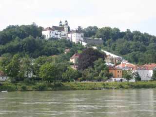 Blick auf das Kloster Mariahilf in Passau